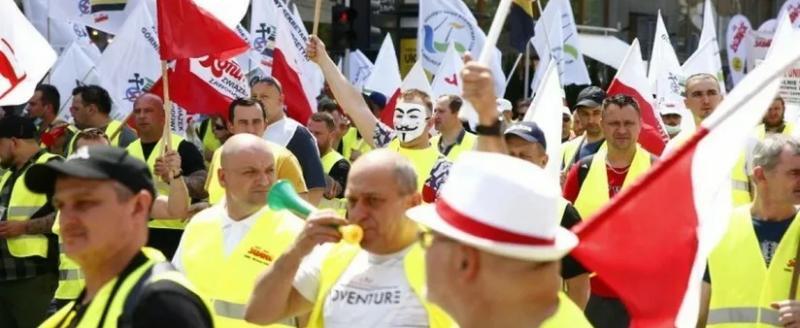 В Польше шахтёры и металлурги вышли на протест у администрации Катовице
