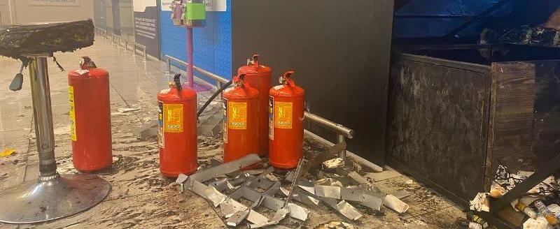 Пожар в ТЦ Полоцка: огонь вспыхнул в вейп-шопе