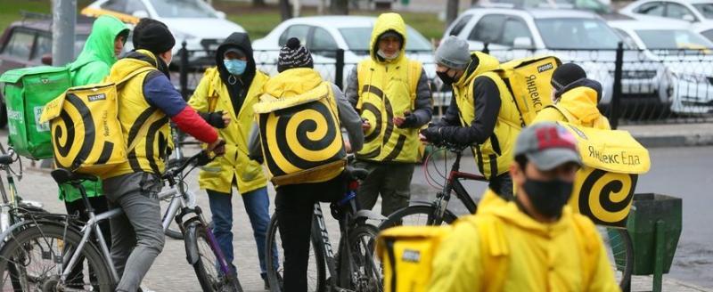 В Москве курьеры зарабатывают свыше 20 тысяч рублей в день — эксперты объяснили, почему