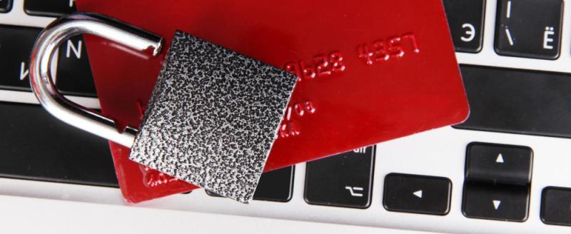 Польша начала блокировать денежные переводы украинцев