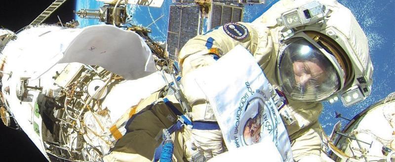 7 часов в открытом космосе провели космонавты из России