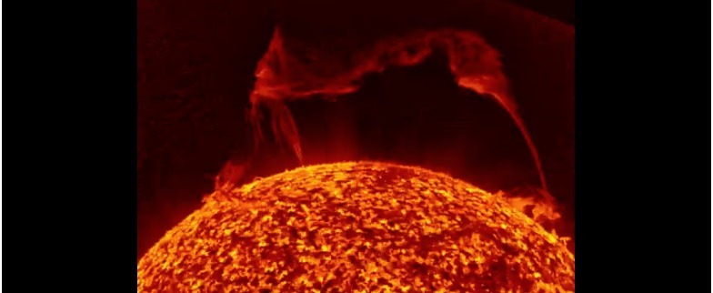 В ночь на 20 ноября Солнце выбросило крупнейший за историю протуберанец