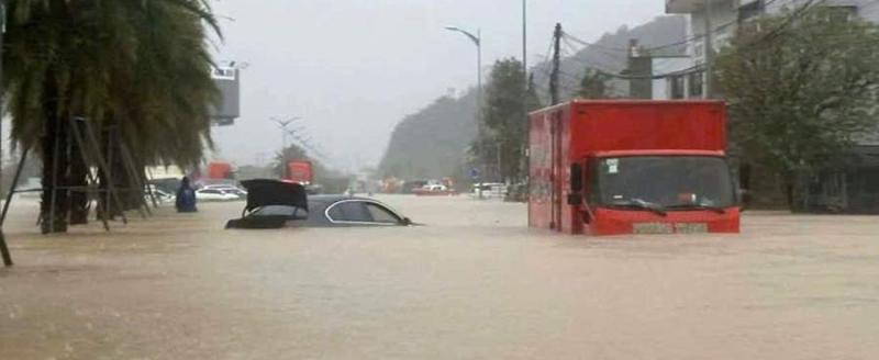 Число жертв наводнения во Вьетнаме приближается к 55 