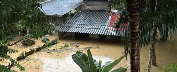 Наводнение в Таиланде: власти эвакуируют туристов из пострадавших районов