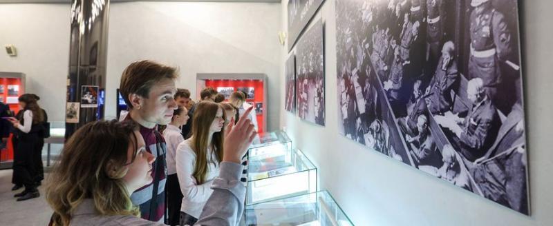 В Минске открылась выставка рисунков Нюрнбергского процесса художника Николая Жукова