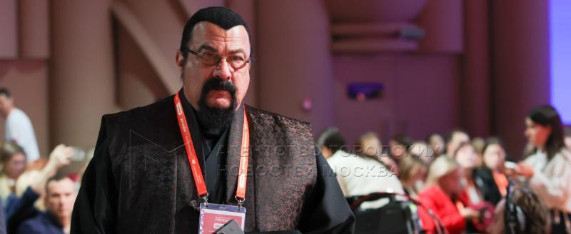 Стивен Сигал считает себя частью российского народа