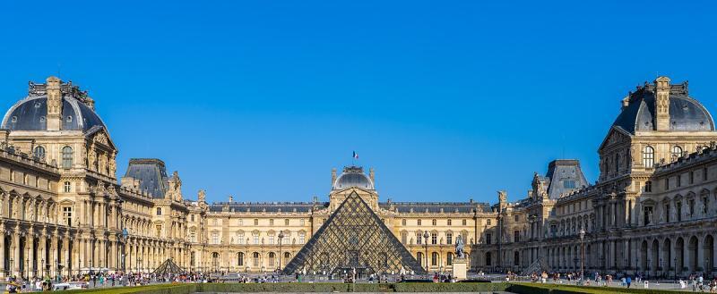 От потопа до кражи: в Лувре признали системные проблемы после затопления библиотеки