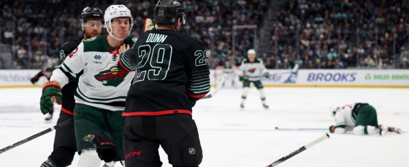 Российский хоккеист Данила Юров устроил драку в матче НХЛ и восхитил Америку