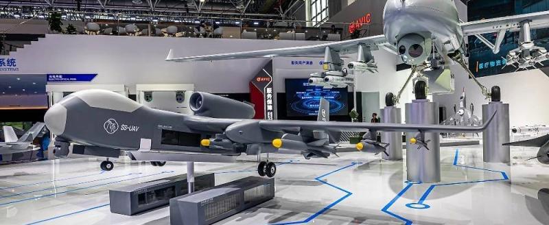 Китай испытал крупнейший в мире «материнский дрон» «Цзютянь»