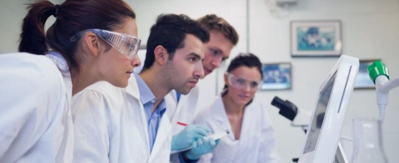 В Беларуси 56 молодым ученым назначили президентские стипендии