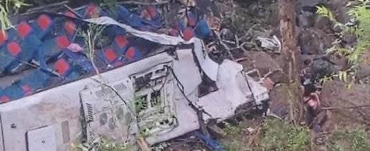 В Колумбии 17 выпускников погибло в результате аварии со школьным автобусом