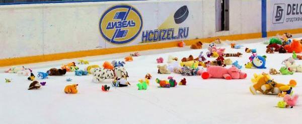 В Гомеле после хоккейного матча пройдет благотворительная акция «Игрушкопад» 