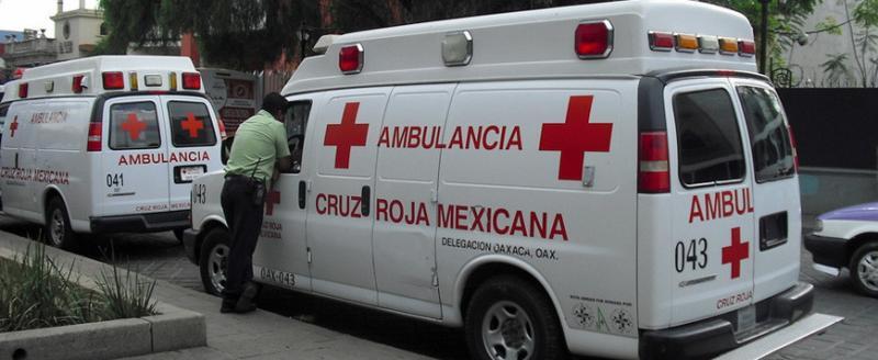 В Мексике пассажирский поезд сошел с рельсов на мосту. Есть пострадавшие