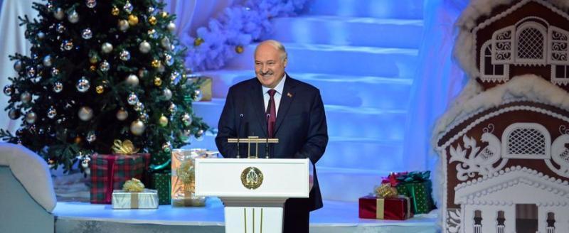 Новогодний подарок: Лукашенко помиловал 22 человека