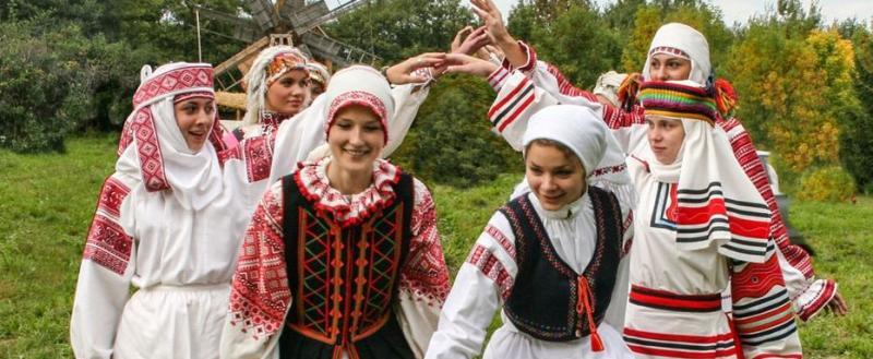 В Беларуси наступил Год белорусской женщины: Александр Лукашенко подписал первый указ 