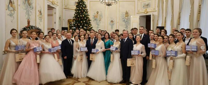 Президент Беларуси направил более миллиона рублей на поддержку одаренной молодежи и педагогов