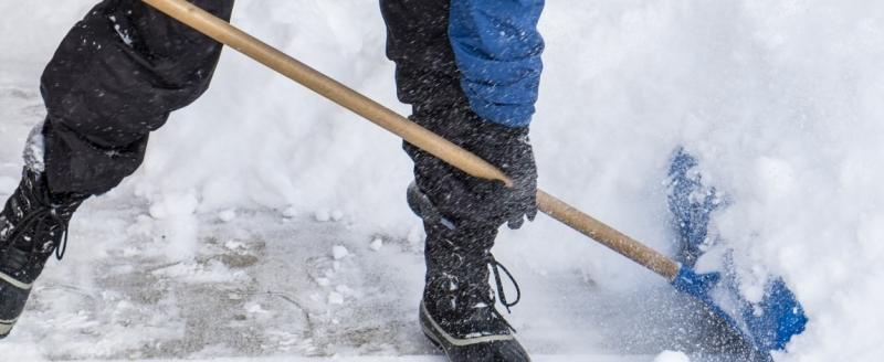 Более 6400 коммунальщиков и 1700 единиц техники задействованы в уборке снега в Беларуси