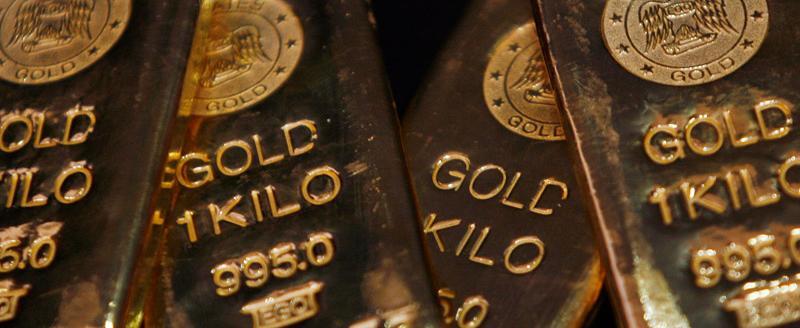 Стоимость золота продолжает бить рекорды, достигнув новых исторических максимумов