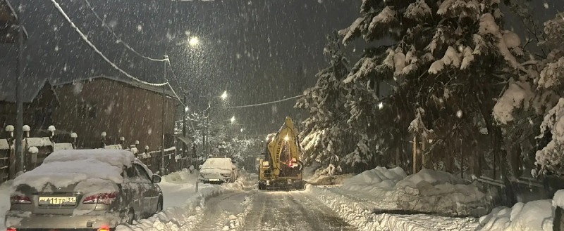 Шторм обрушился на Сочи: снегопады и лавинная опасность в горах