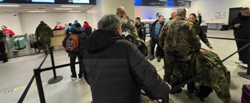 Берлин отозвал военных из Гренландии после заявлений Трампа