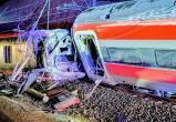 24 погибших: спасатели работают на месте железнодорожной катастрофы в Испании