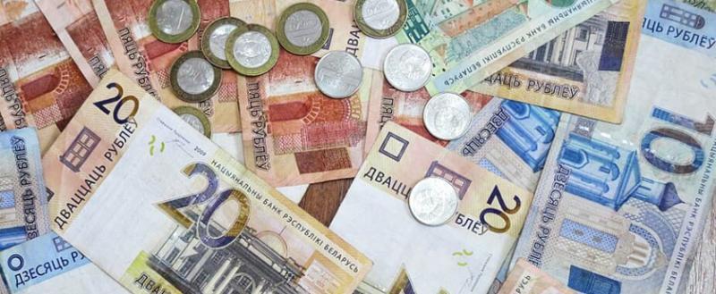 В Минтруда рассказали, кому в Беларуси положено пособие до 600 рублей