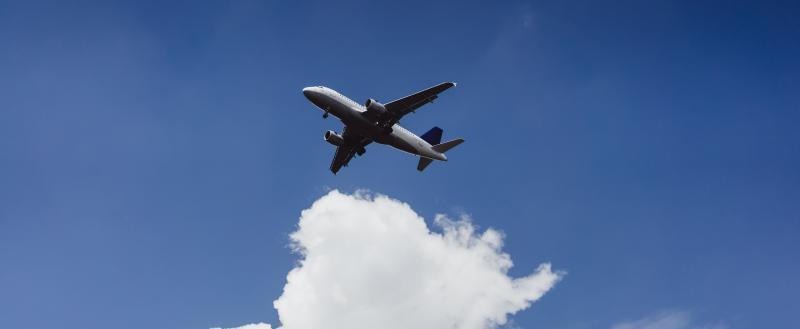 В Лондоне большой вес пассажиров помешал лайнеру взлететь