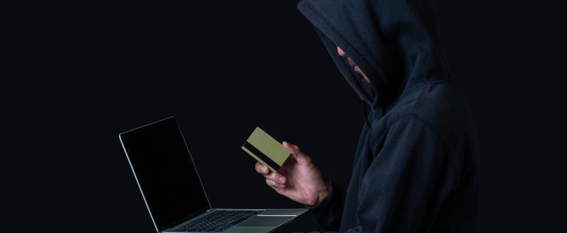 Минчанин покупал права в интернете и попал на деньги