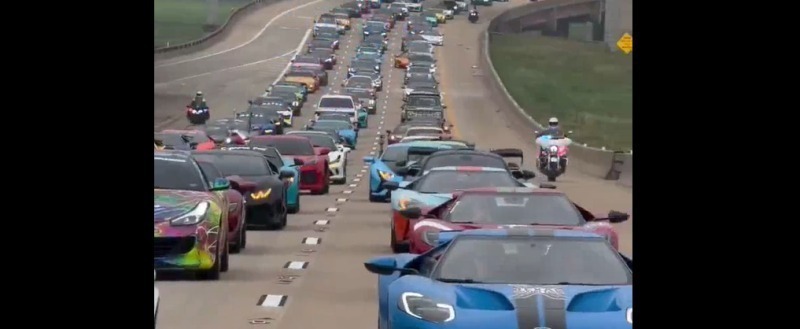 Триумфальный проезд суперкаров премиум класса состоялся в Техасе