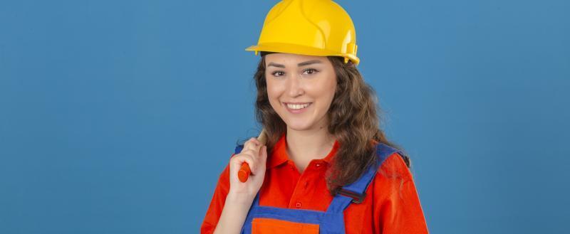 В Минтруда рассказали, какие тяжести можно поднимать на работе женщинам