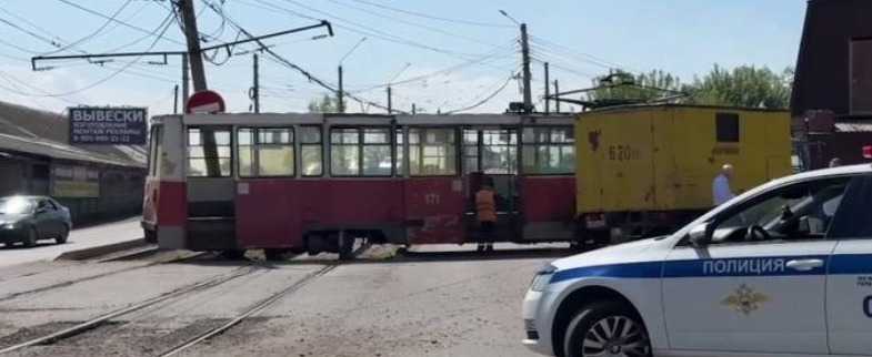 В Алтайском крае трамвай сошел с рельсов, есть пострадавшие