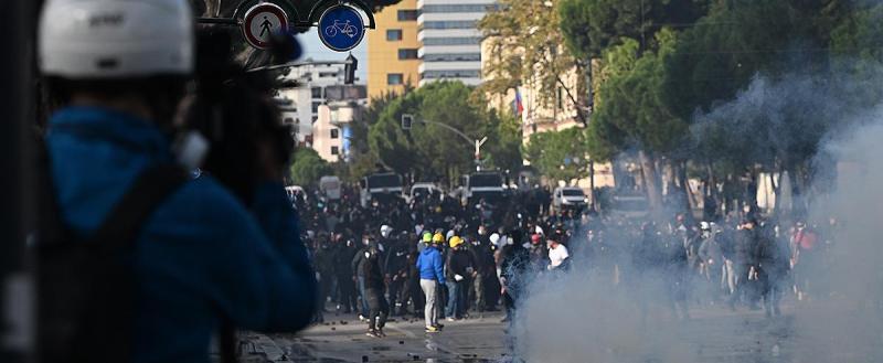 Протесты в Тиране: столкновения студентов со спецназом и жёсткая реакция властей.