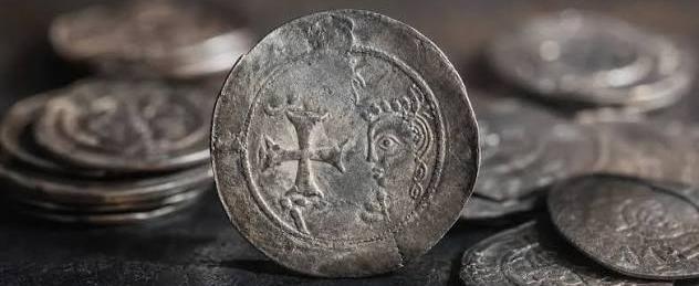 Клад викингов в Норвегии: более 5500 серебряных монет и редкая монета Олафа Святого.