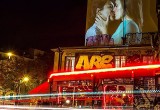 Ожившие поцелуи на стенах романтичного Парижа