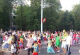 В Бресте по проспекту Машерова прошёл зажигательный карнавал 