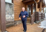 Лукашенко и Путин покатались на горных лыжах и снегоходах в Сочи