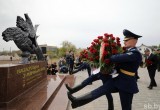 Памятник летчикам-героям Ничипорчику и Куконенко открыли в Барановичах