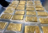 "Туристы" пытались вывезти 225 кг золота из России на пассажирском самолете