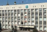 Беспилотник врезался в здание мэрии Белгорода