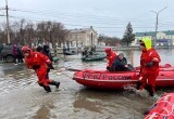 В российском Орске массовая эвакуация из-за прорыва дамбы
